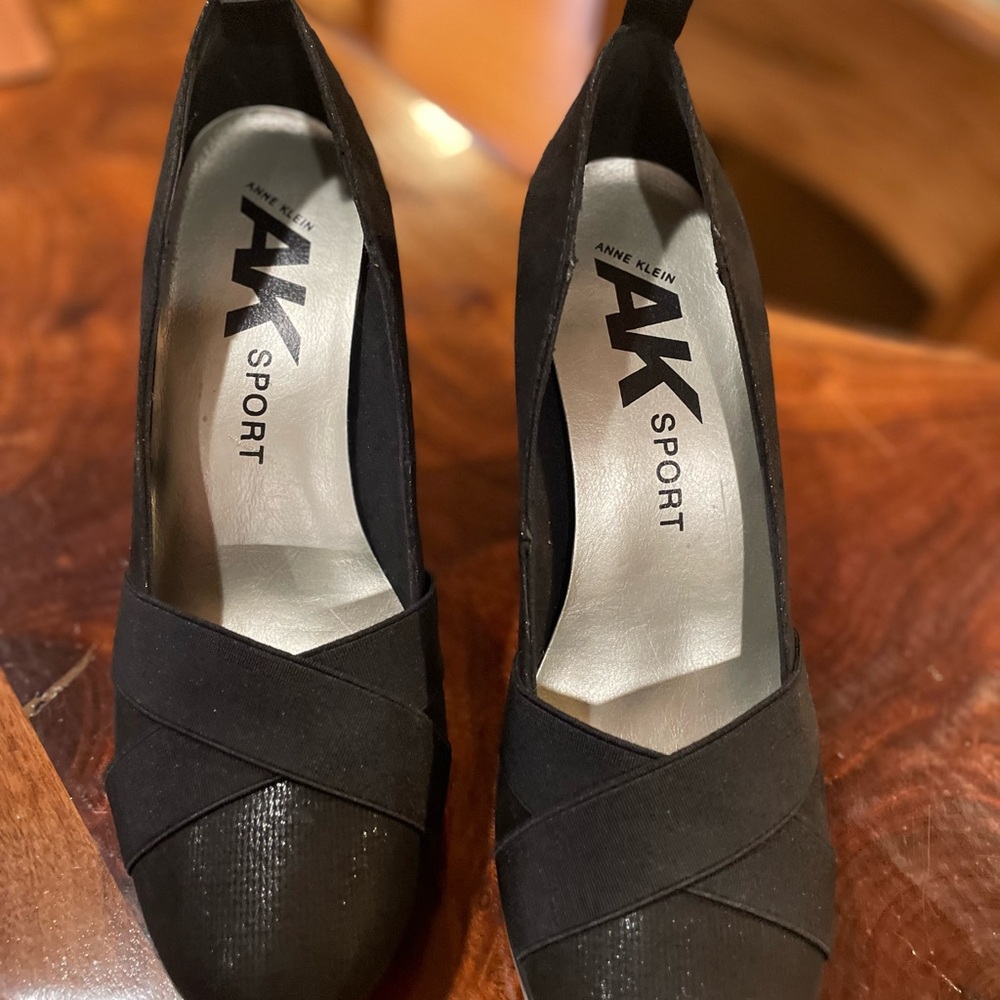 Anne Klein Black Heels Elegant and Sophisticated